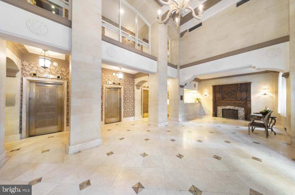 Philadelphia, PA 19103,222 W RITTENHOUSE SQ #1504