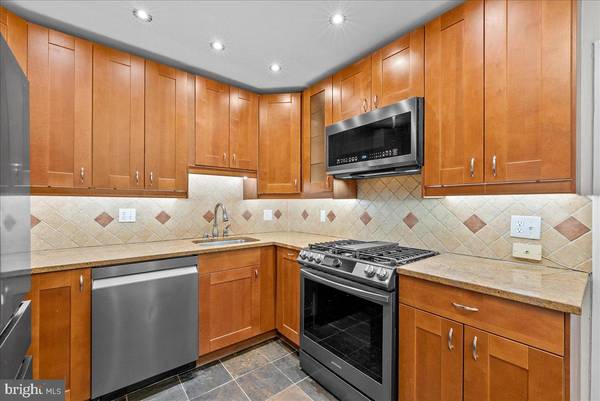 Vienna, VA 22181,9871 SWEET MINT DR
