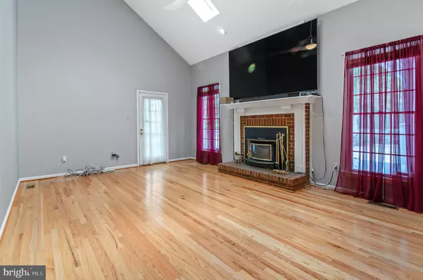 Bowie, MD 20721,1740 PEACHTREE LN