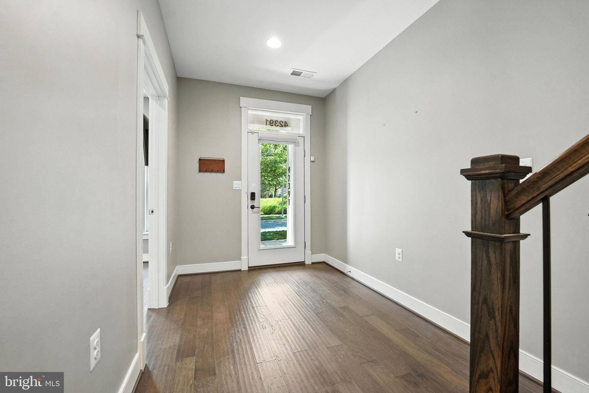 Brambleton, VA 20148,42391 WILLOW CREEK WAY