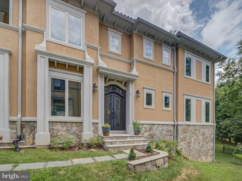 6947 PINE CREST AVE, Mclean, VA 22101
