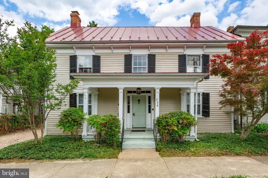 225 PRINCESS ANNE ST, Fredericksburg, VA 22401