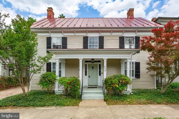 225 PRINCESS ANNE ST, Fredericksburg, VA 22401