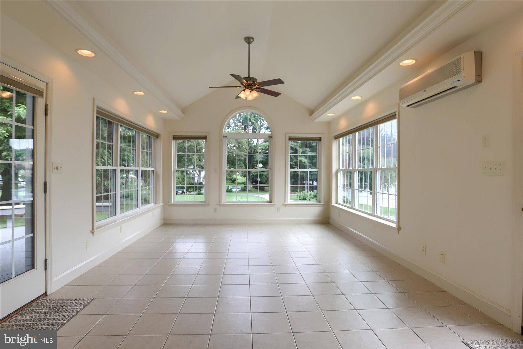 Hershey, PA 17033,933 GREENLEA RD
