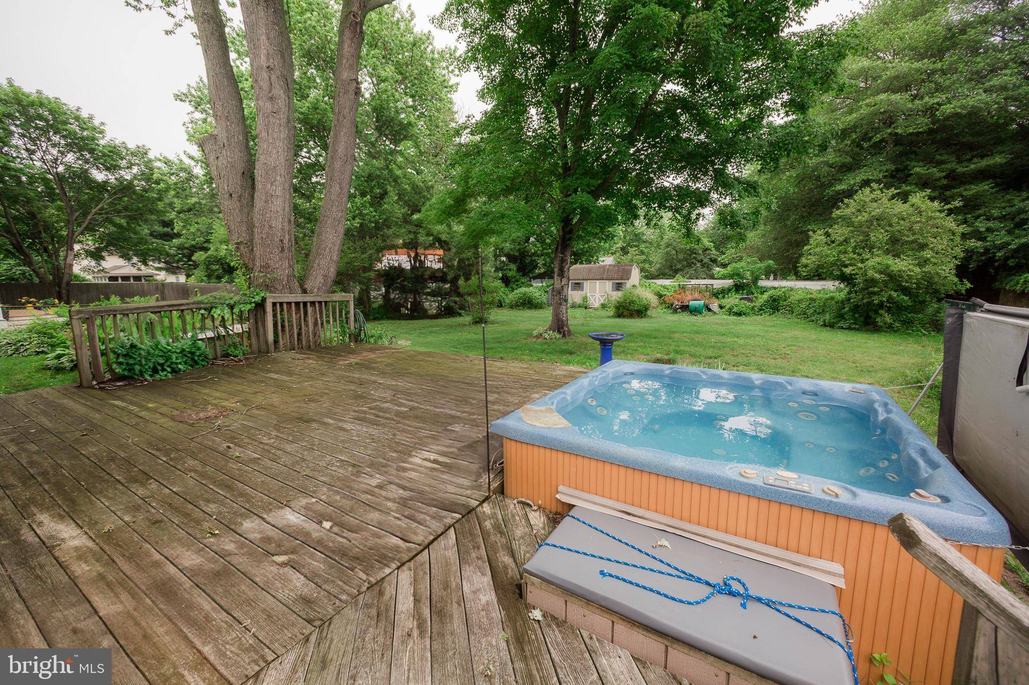 Lanoka Harbor, NJ 08734,507 LAURELWOOD DR