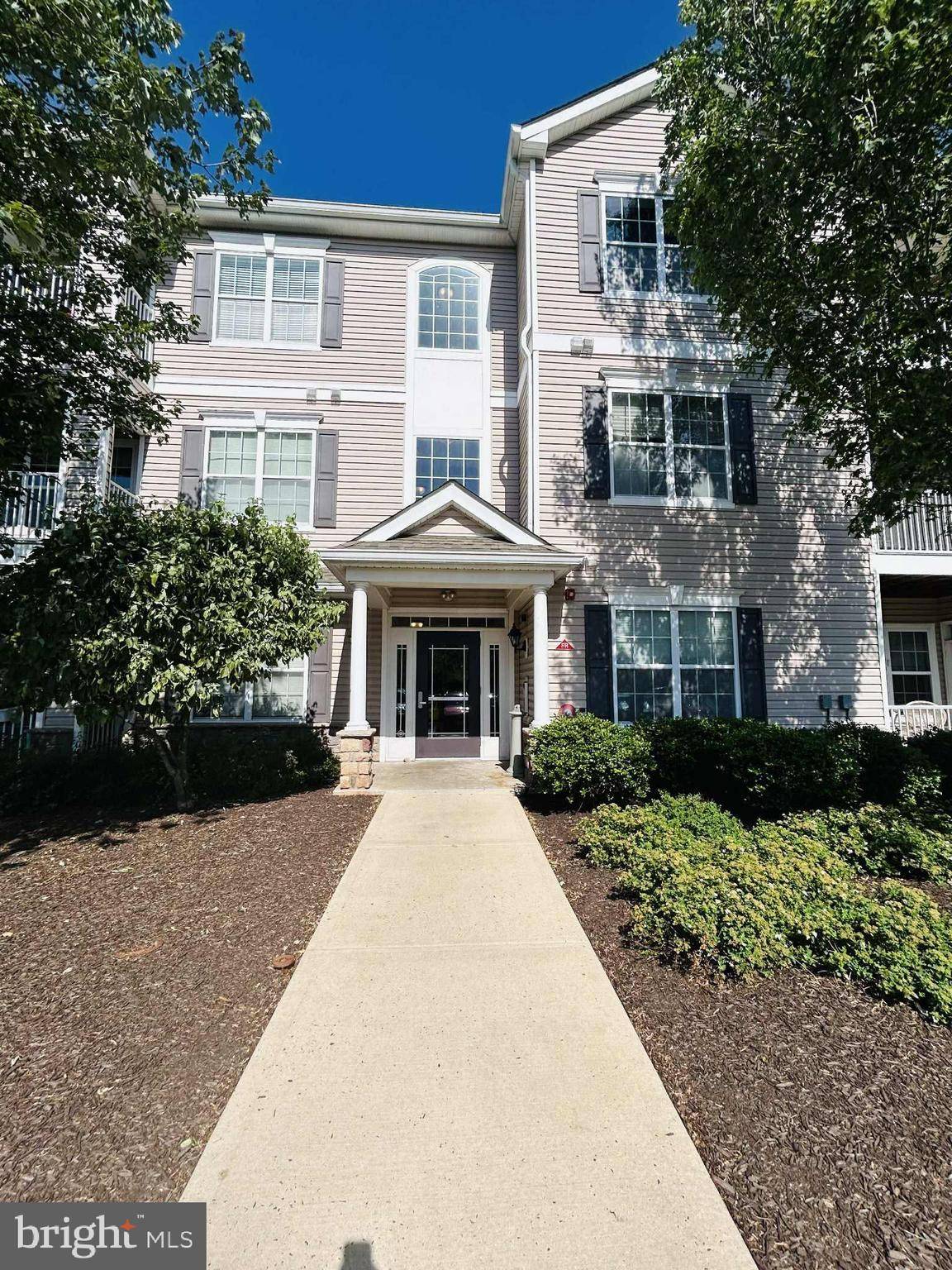 1028 TIMBERLAKE DR, Ewing, NJ 08618