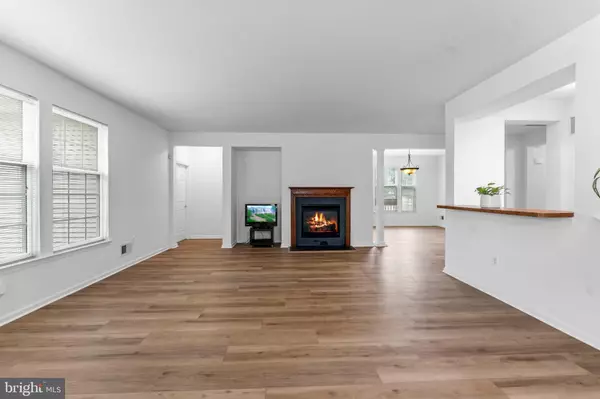 Hightstown, NJ 08520,4 BRAKEMAN CT