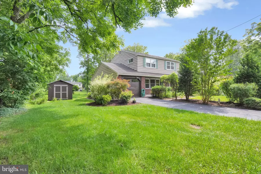10 LAWRENCE RD, Audubon, PA 19403