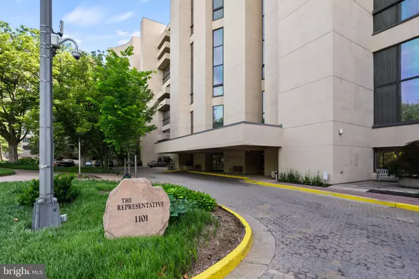 1101 S ARLINGTON RIDGE RD #1107, Arlington, VA 22202