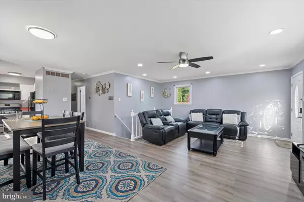 Glenolden, PA 19036,735 W COOKE AVE