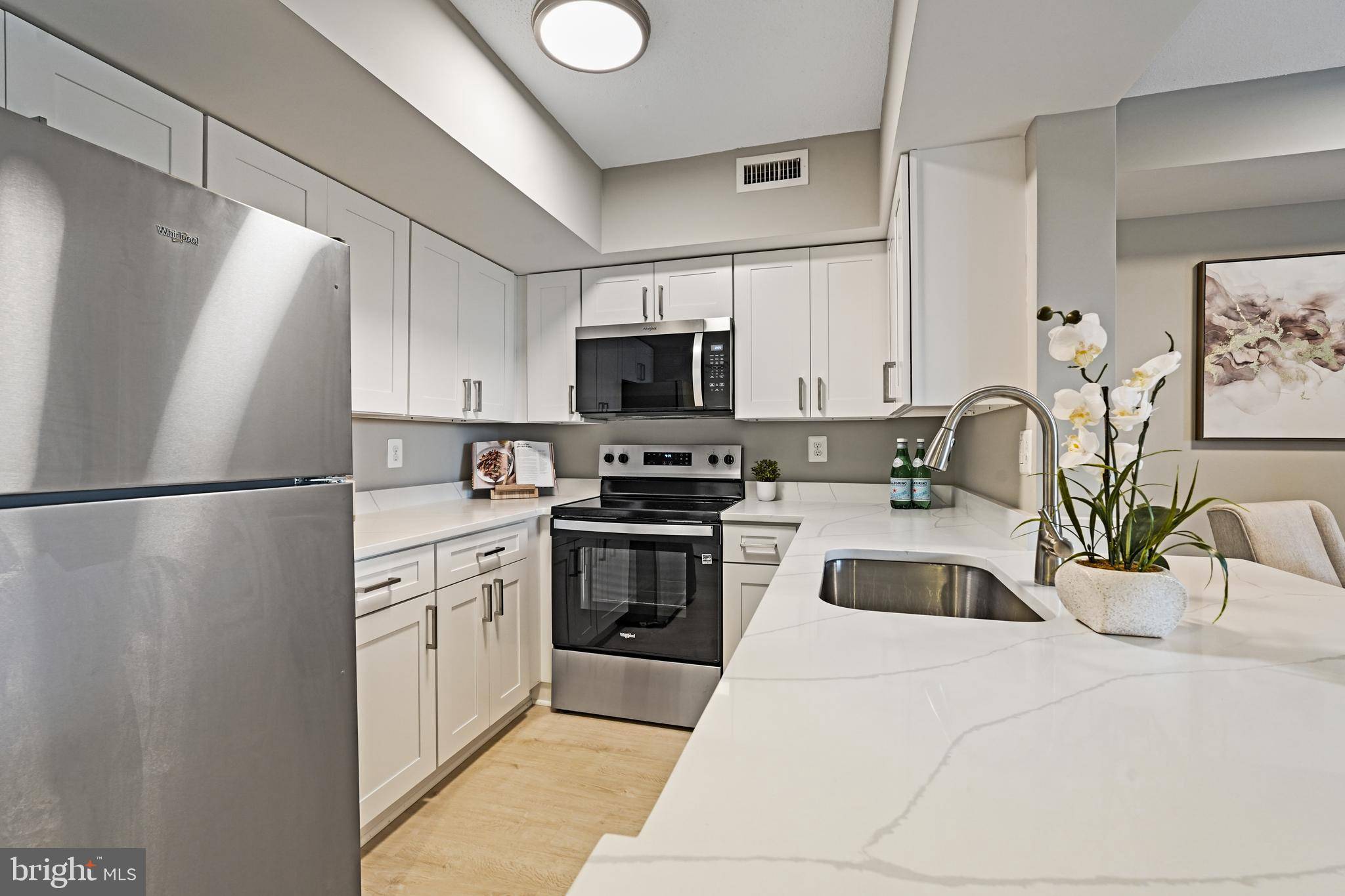 Arlington, VA 22201,2400 CLARENDON BLVD #811