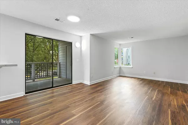 Reston, VA 20194,1504 SUMMERCHASE CT #D