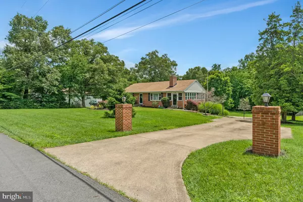 Sterling, VA 20164,29 CEDAR DR
