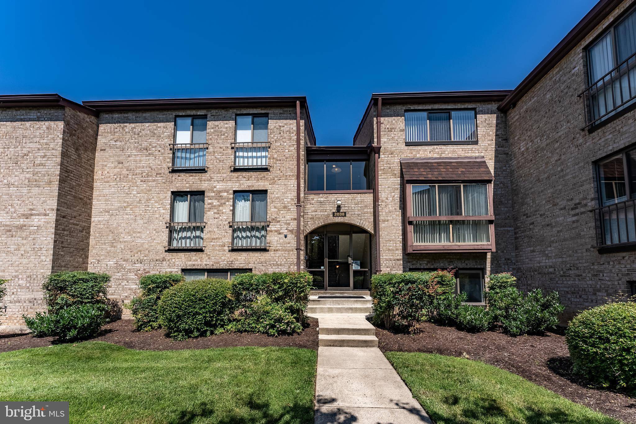 Reston, VA 20191,2038 ROYAL FERN CT #2A