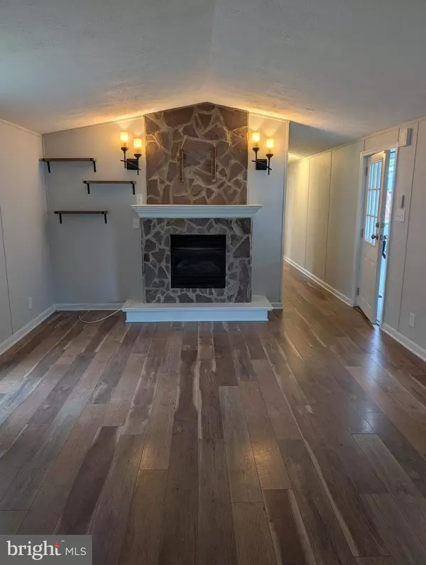 Coatesville, PA 19320,9 DENBIGH LN