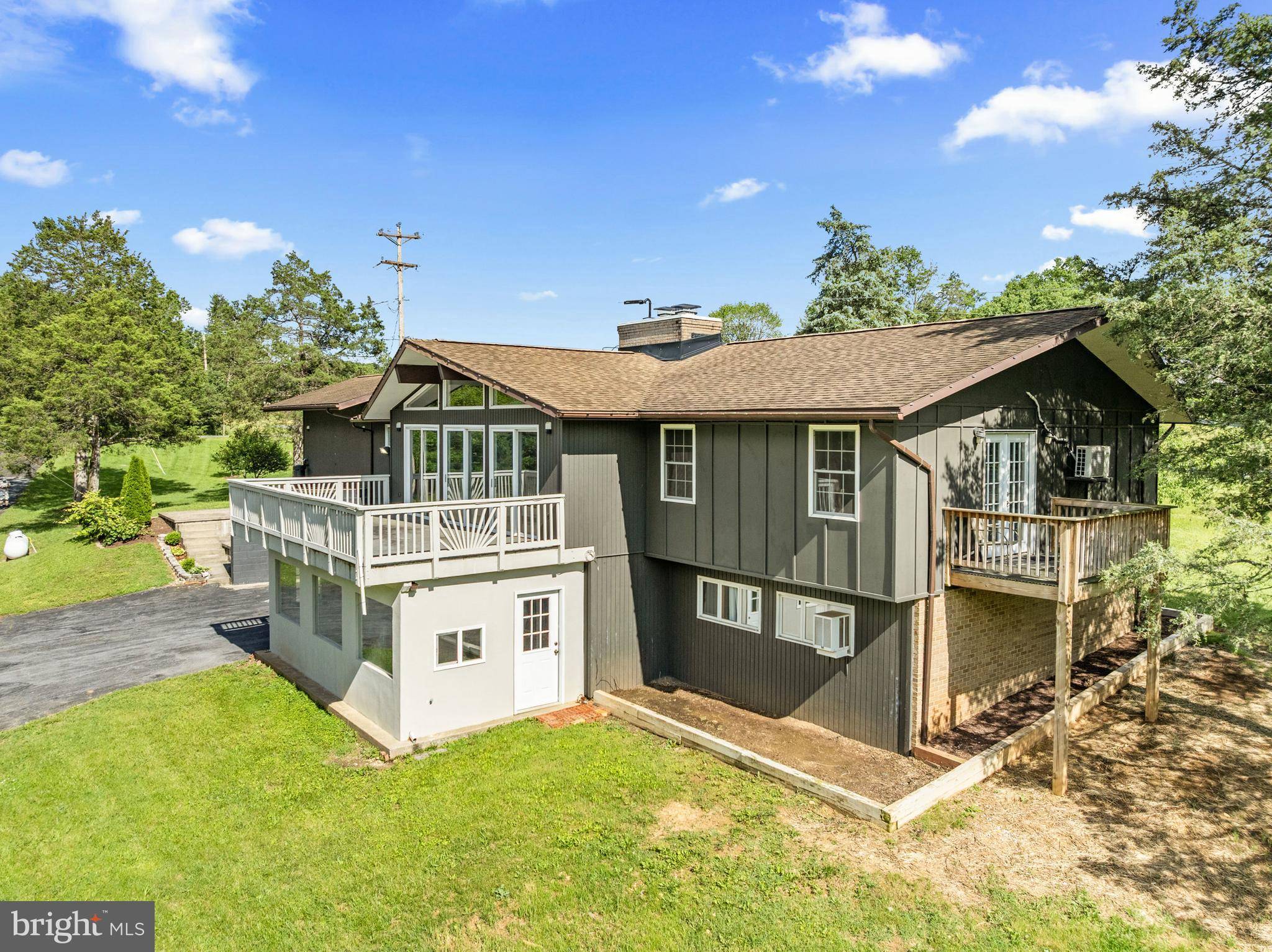 Luray, VA 22835,2370 US HIGHWAY 211 W