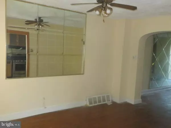 Philadelphia, PA 19150,8307 THOURON AVE