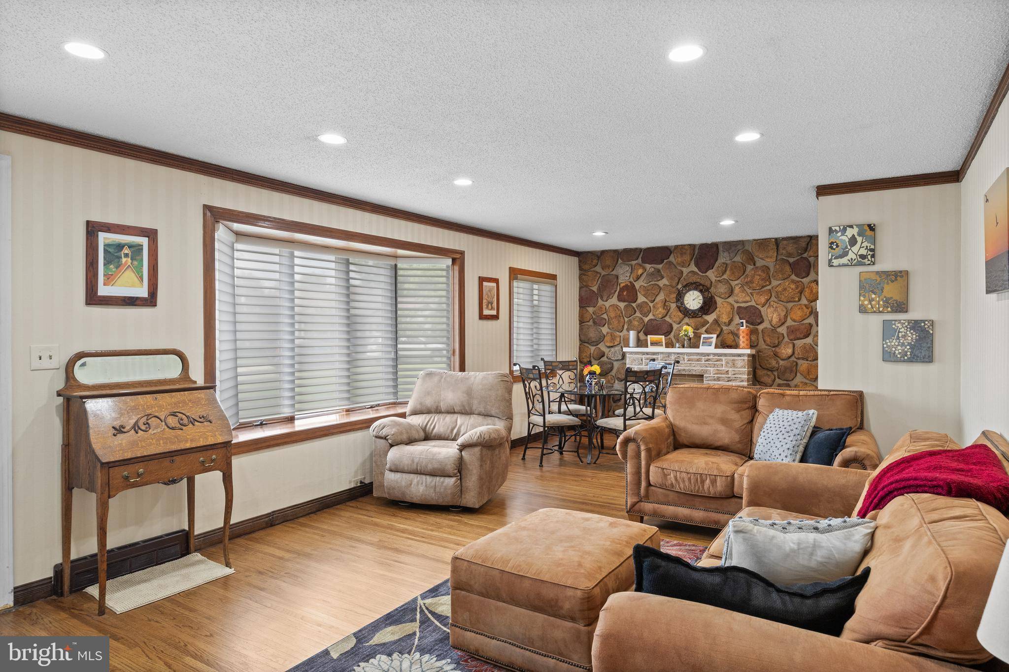 Cherry Hill, NJ 08034,8 SURREY CT