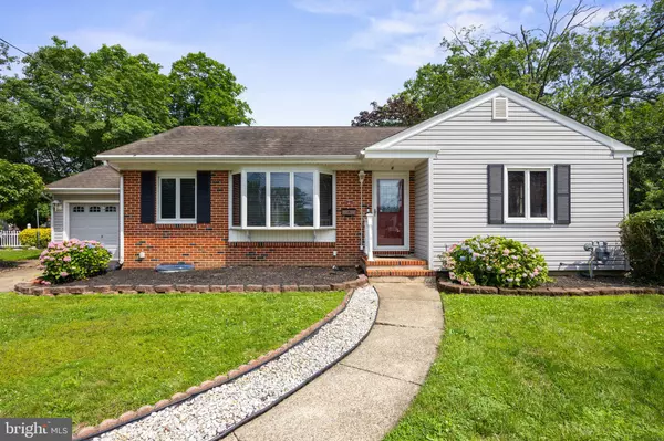 8 SURREY CT, Cherry Hill, NJ 08034