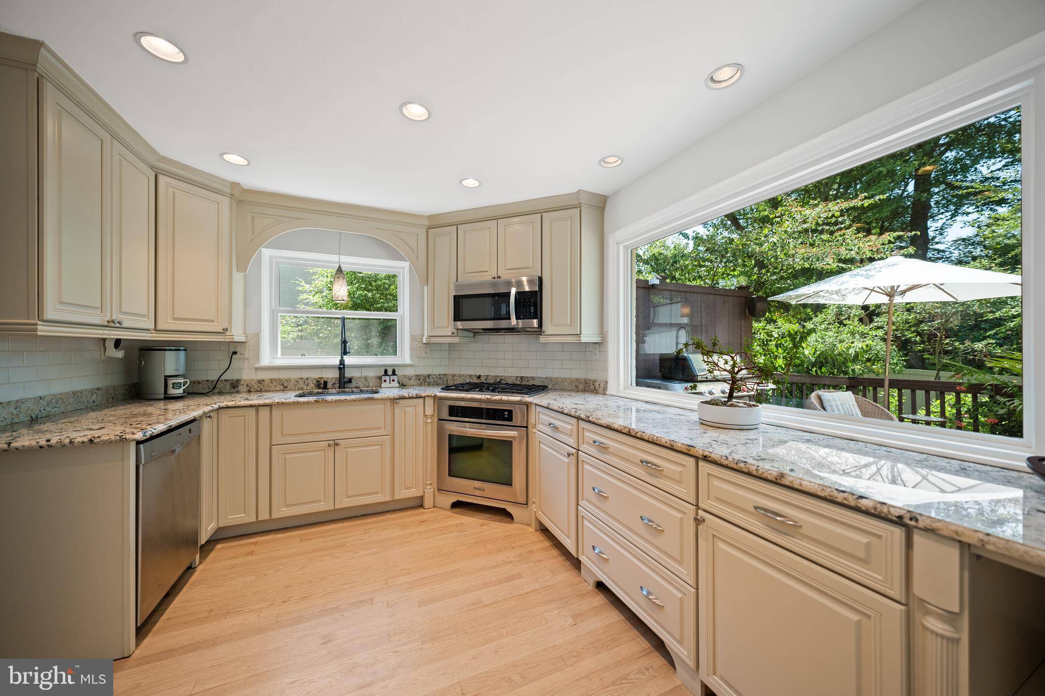 Falls Church, VA 22041,6219 BEACHWAY DR