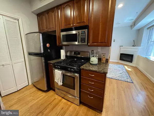 Washington, DC 20009,1417 CHAPIN ST NW #403