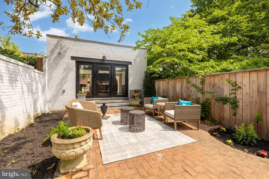 3255 O ST NW, Washington, DC 20007