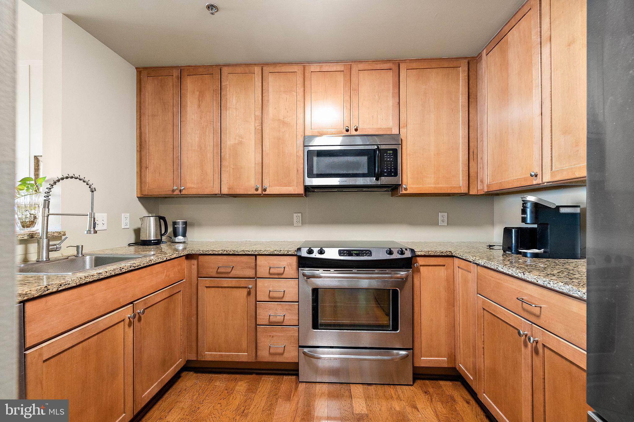 Wilmington, DE 19801,105-UNIT CHRISTINA LNDG #2004