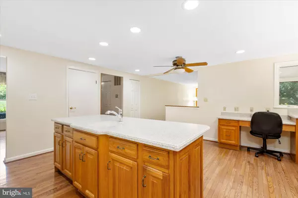 Oak Hill, VA 20171,2904 BLUE ROBIN CT