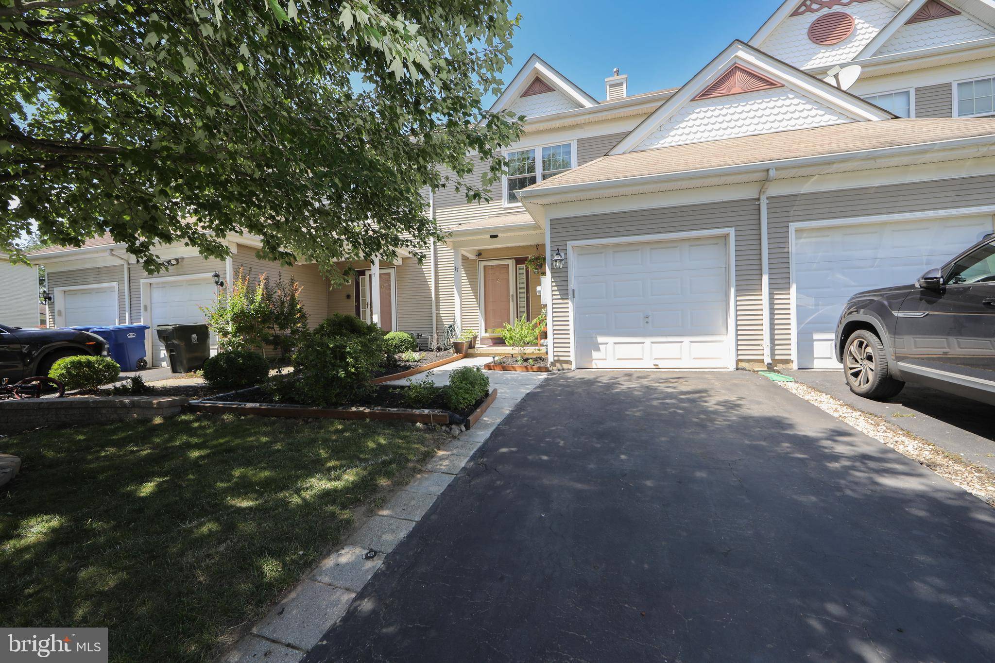 Burlington, NJ 08016,17 TATTERSALL DR