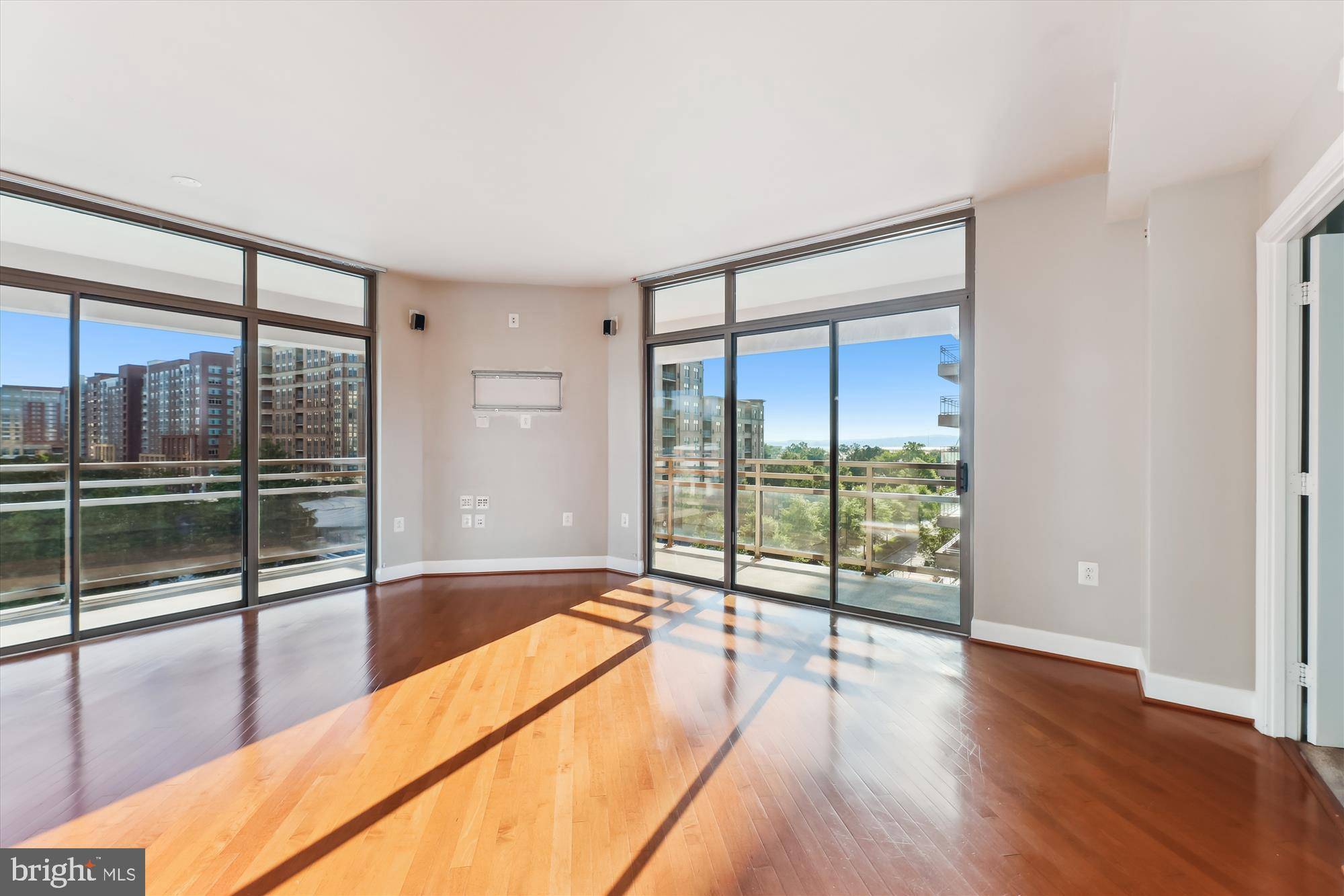 Arlington, VA 22202,3600 S GLEBE RD S #517W