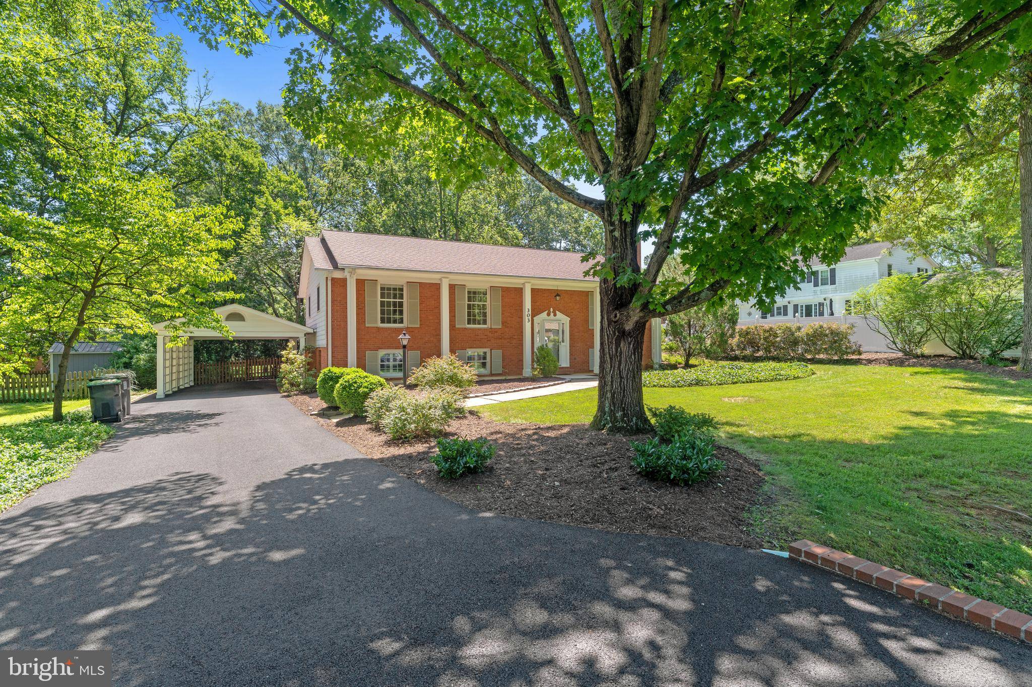 Fredericksburg, VA 22405,303 CAMDEN DR