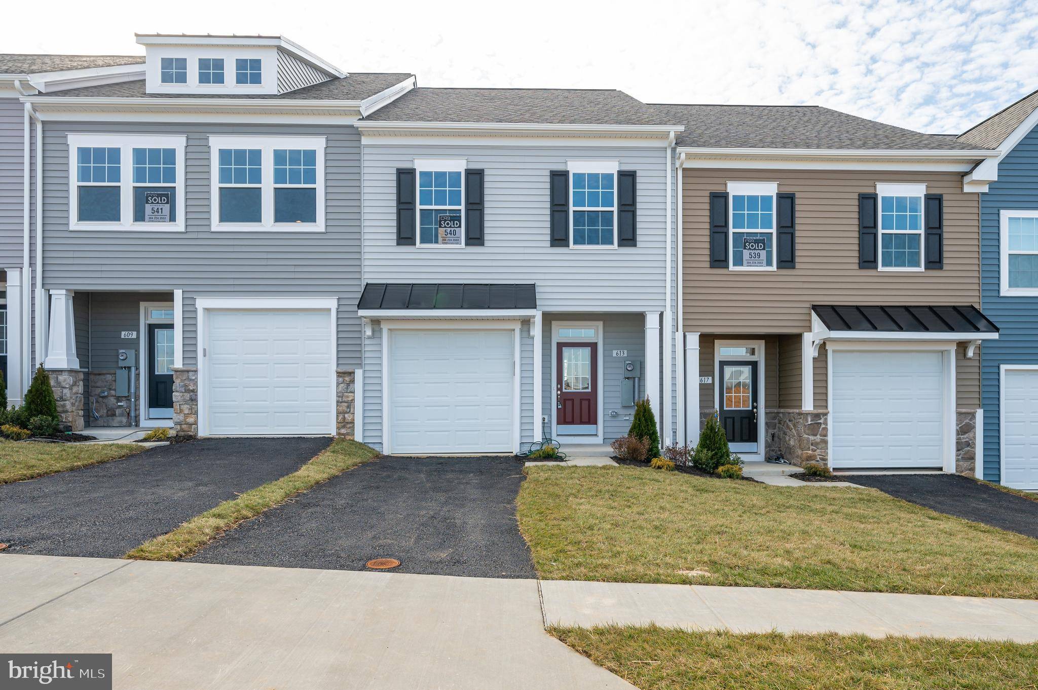 613 DETROIT SQ, Martinsburg, WV 25403