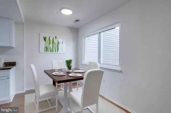 Alexandria, VA 22309,5766 VILLAGE GREEN DR #10/5766
