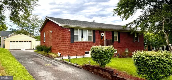 Manassas, VA 20110,9912 S GRANT AVE