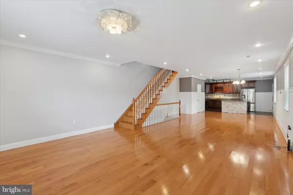 Philadelphia, PA 19145,1639 S 19TH ST
