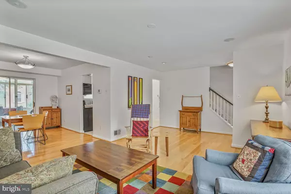 Dunn Loring, VA 22027,7966 ARDEN CT