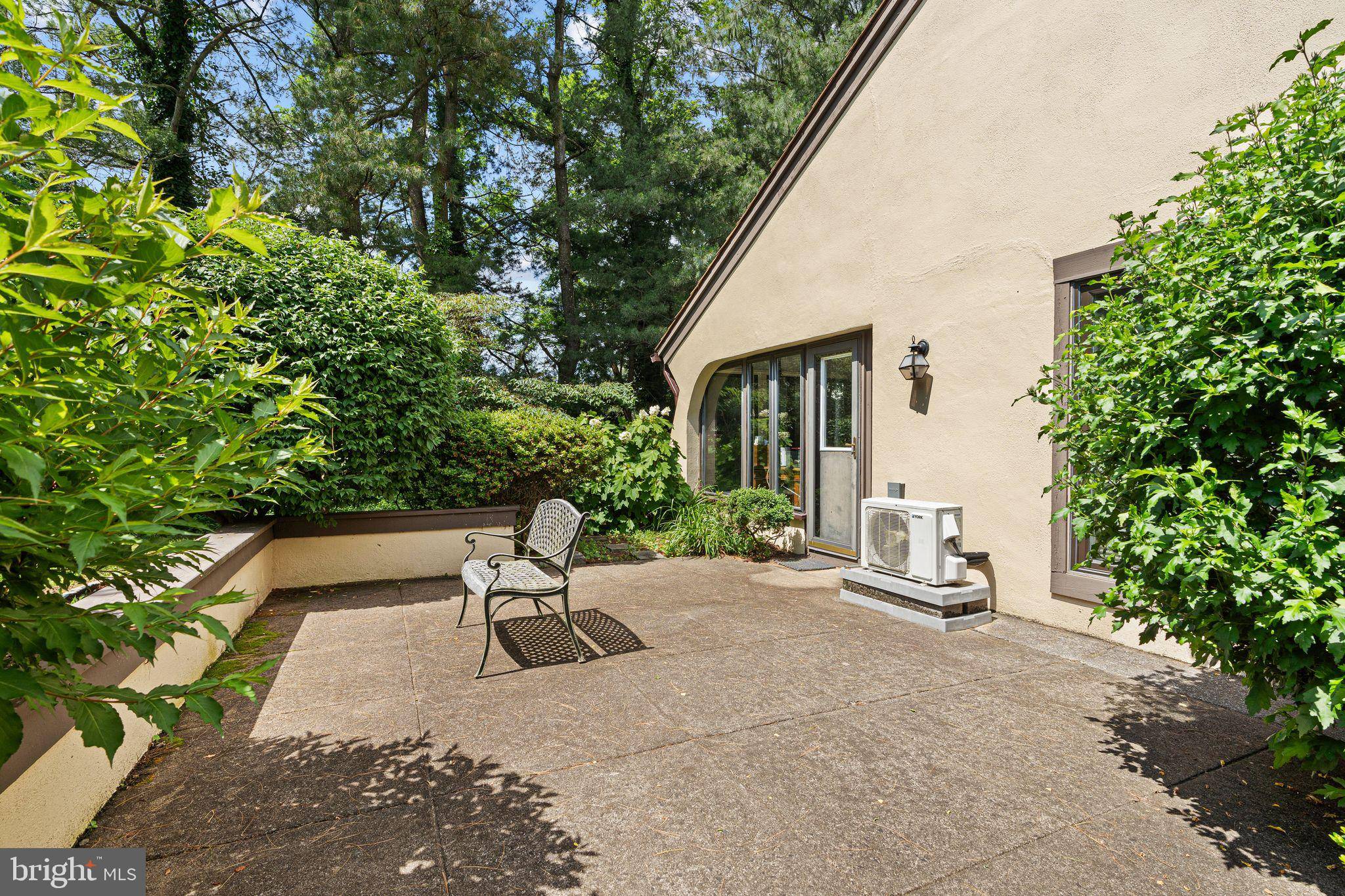 Blue Bell, PA 19422,6 STEEPLECHASE LN