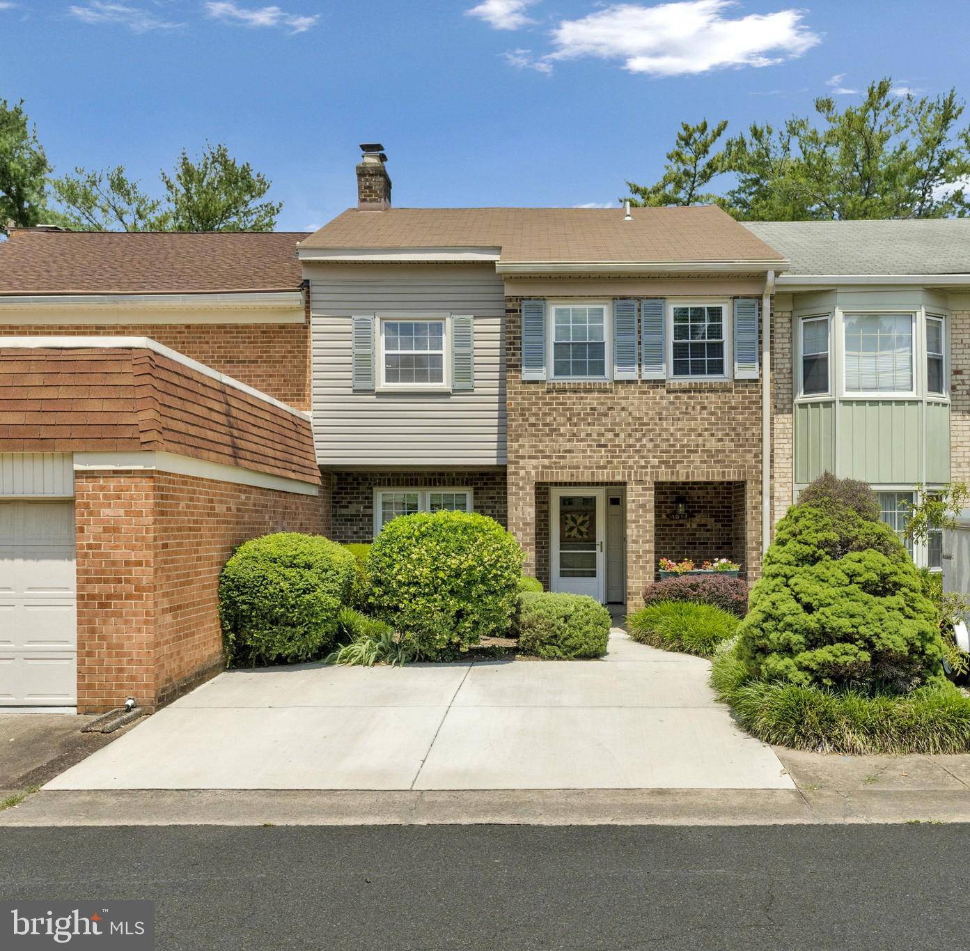 1013 MOOREFIELD HILL GRV SW, Vienna, VA 22180