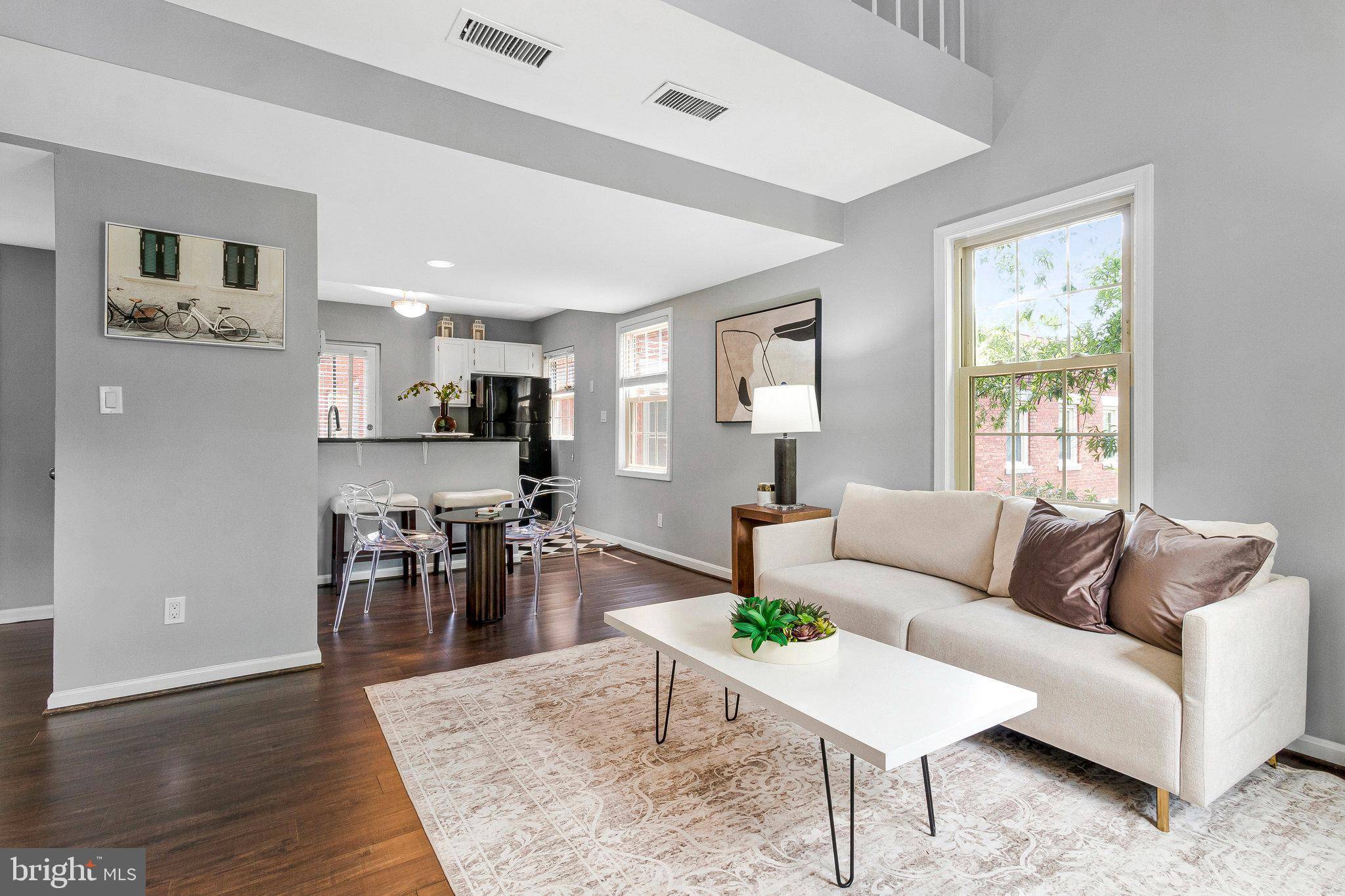 Alexandria, VA 22314,1307 E ABINGDON DR #4