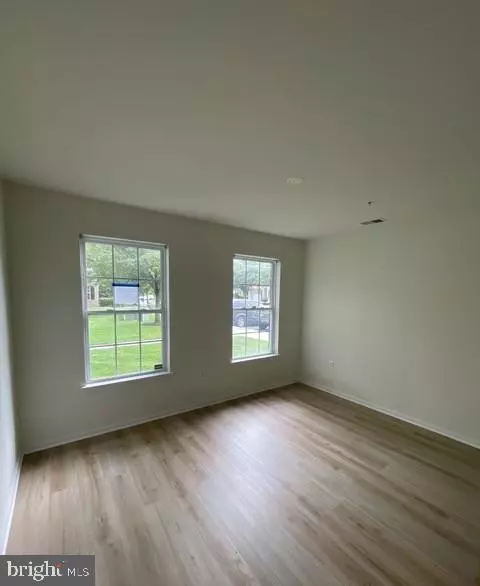 Cinnaminson, NJ 08077,302 LISA