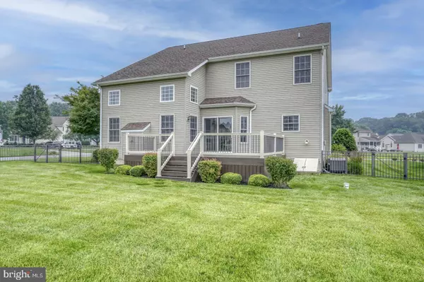 Dover, DE 19901,163 MANNERING DR