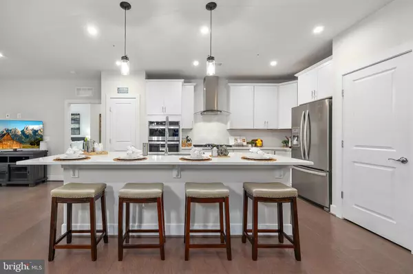 Herndon, VA 20171,2324 WIND CHARM ST #307