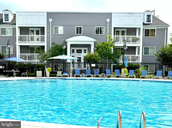 4163 S FOUR MILE RUN DR #401,  Arlington,  VA 22204