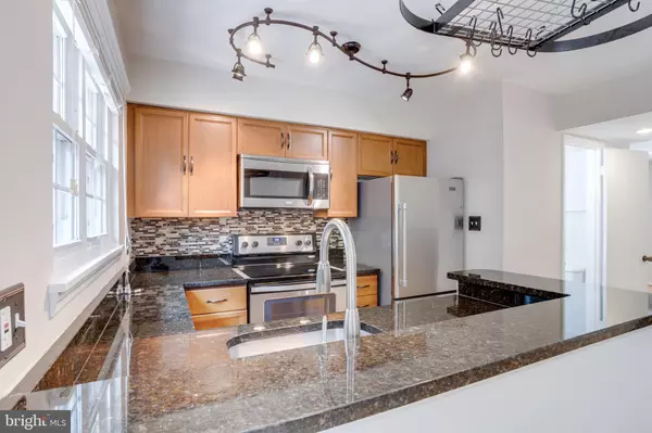 Alexandria, VA 22303,5728 EVERGREEN KNOLL CT