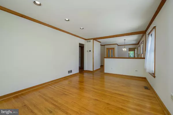 Cherry Hill, NJ 08002,26 ROSE LN