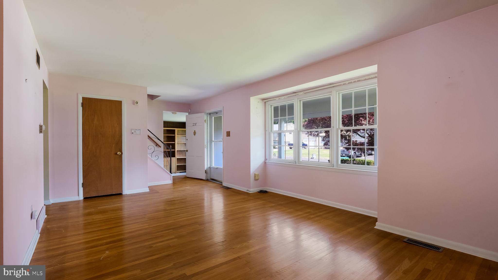 Morrisville, PA 19067,237 LOUISE DR