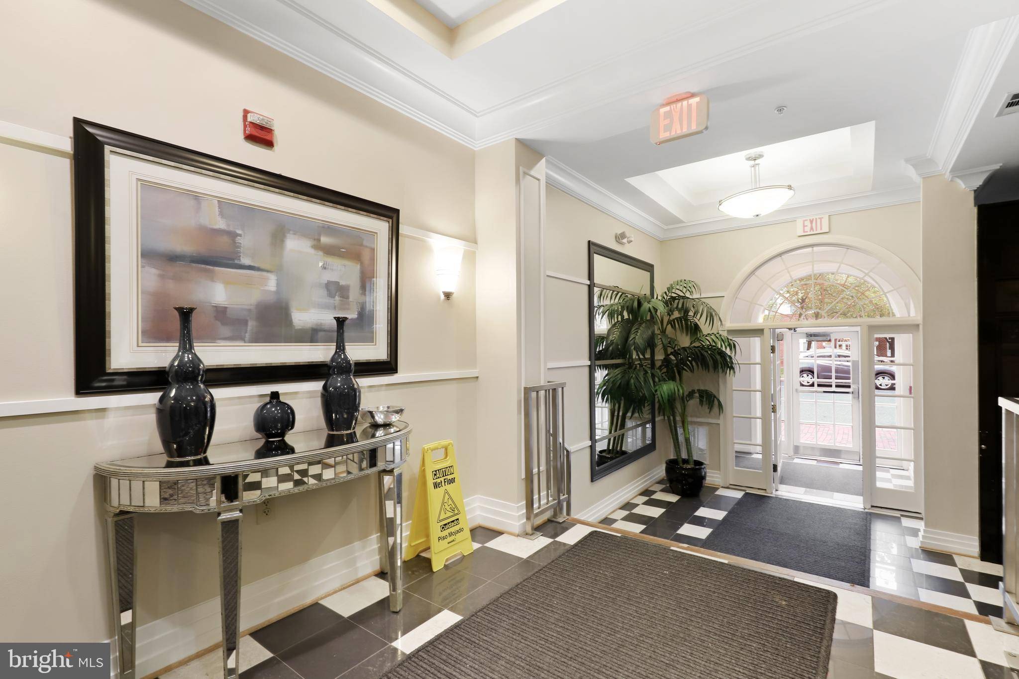 Alexandria, VA 22304,4950 BRENMAN PARK DR #201