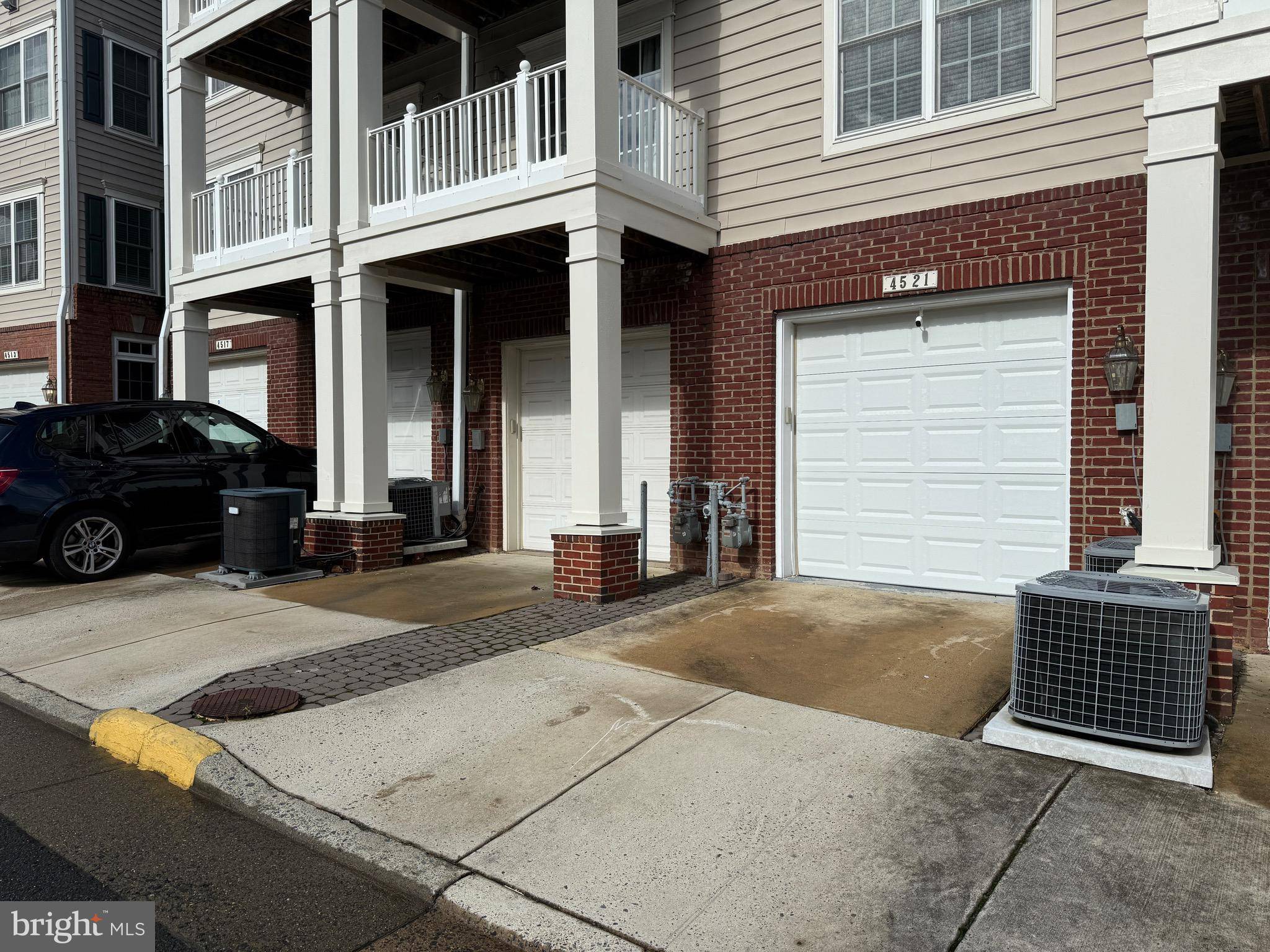 Fairfax, VA 22030,4521 WHITTEMORE PL #1621