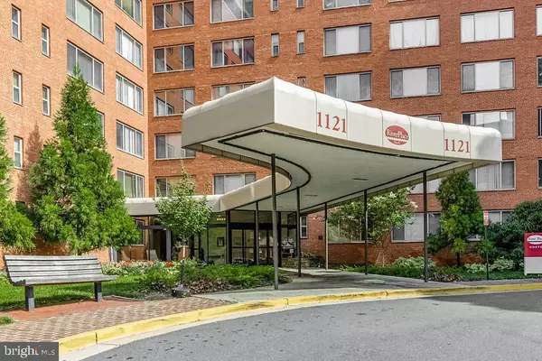 Arlington, VA 22209,1121 ARLINGTON BLVD #707