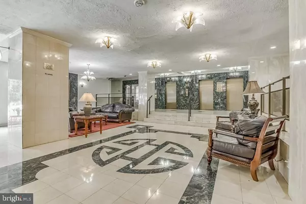 Arlington, VA 22209,1121 ARLINGTON BLVD #707